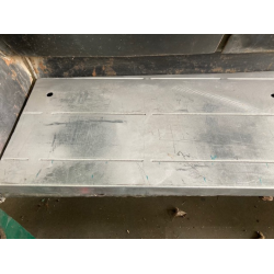 Marchepied coté gauche pour chassis court en voie large